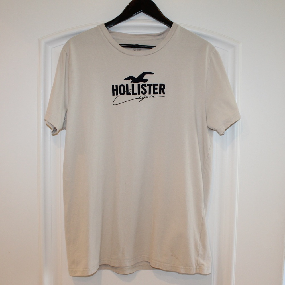 Hollister cream T-shirt (men’s L)